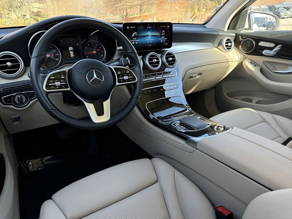 2022 Mercedes-Benz GLC GLC 300 25