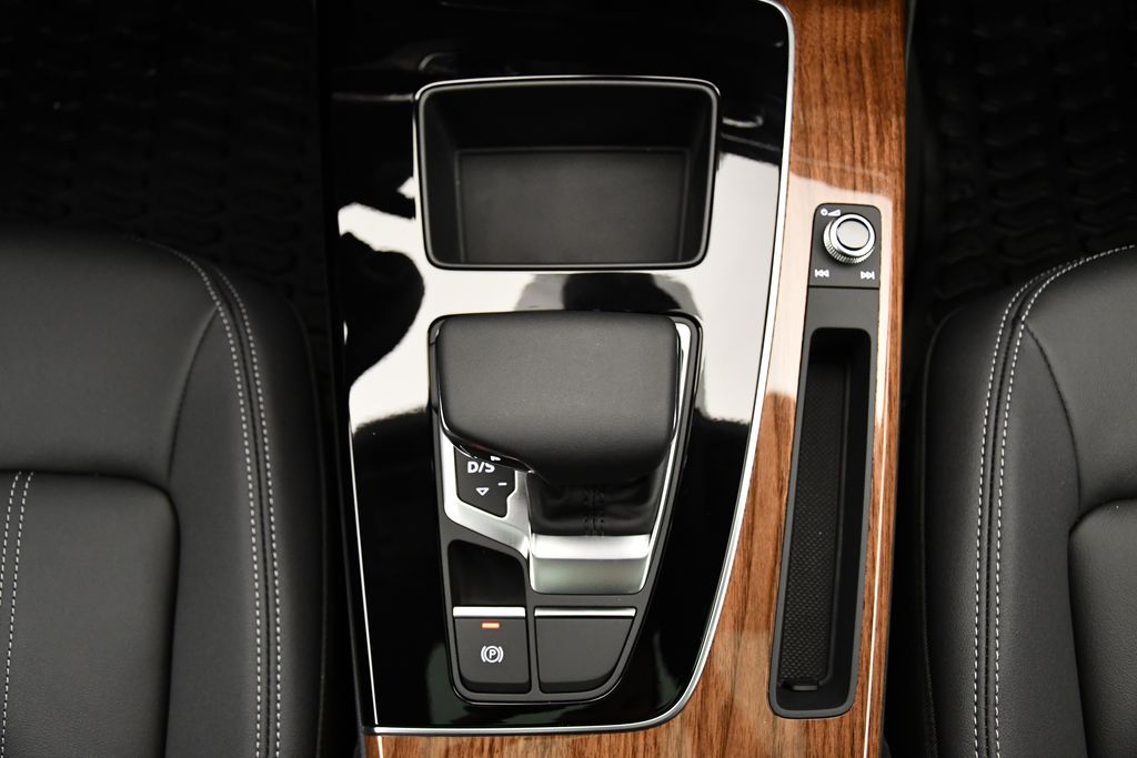 2025 Audi Q5 Premium 30