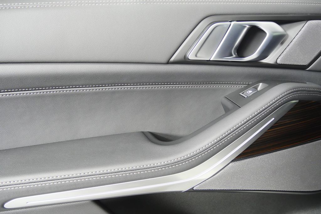 Thumbnail: 2026 BMW X5 - 14