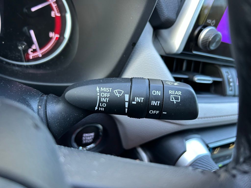 Thumbnail: 2023 Toyota RAV4 - 21
