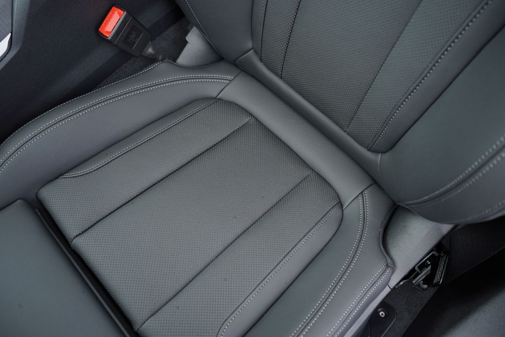 Thumbnail: 2026 BMW 3 Series - 11