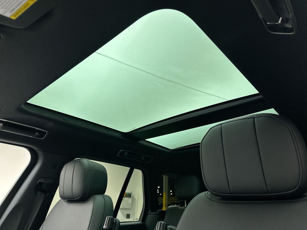 Thumbnail: 2025 Land Rover Range Rover - 23