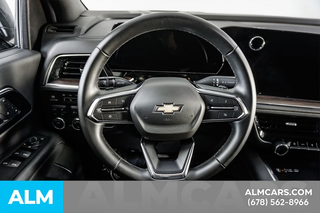 Used 2025 Black Chevrolet LT image 27