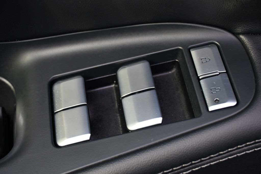 New 2025 White Lincoln Reserve image 24