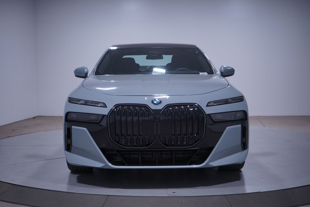 Thumbnail: 2025 BMW 7 Series - 4