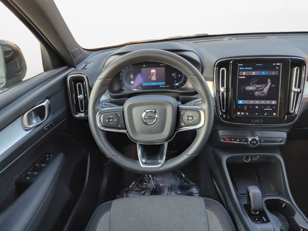 Used Car 2024 Volvo Xc40  B5 Core For Sale Under $30,000 In Austin, Texas