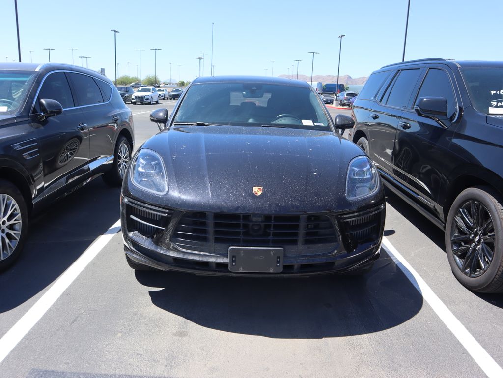 Thumbnail: 2021 Porsche Macan - 2