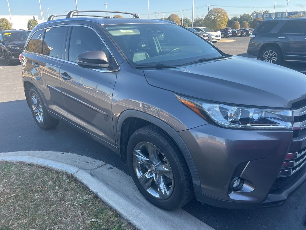 Thumbnail: 2019 Toyota Highlander - 3