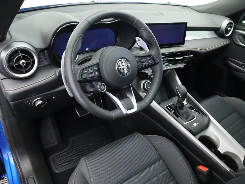 Thumbnail: 2024 Alfa Romeo Tonale - 4