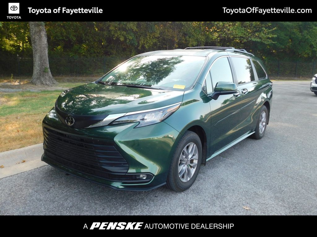 Thumbnail: 2026 Toyota Sienna - 1