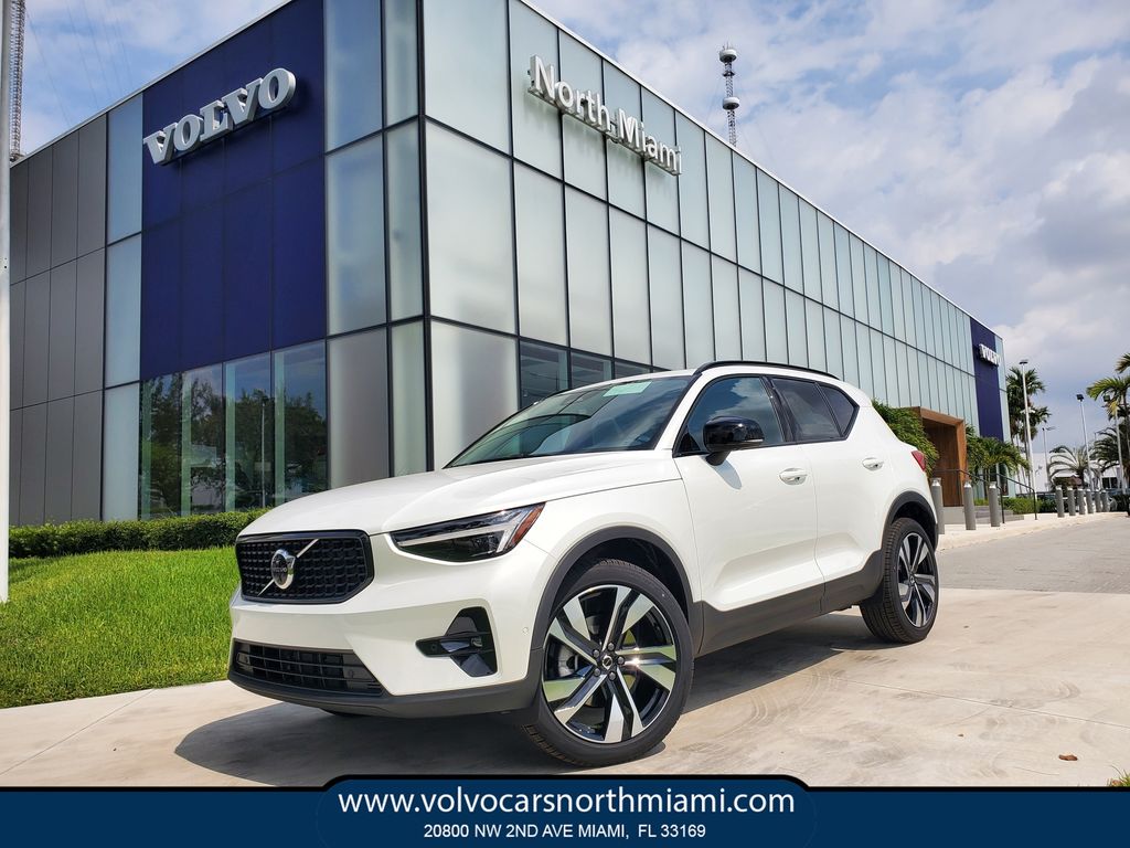 2026 Volvo XC40 Plus