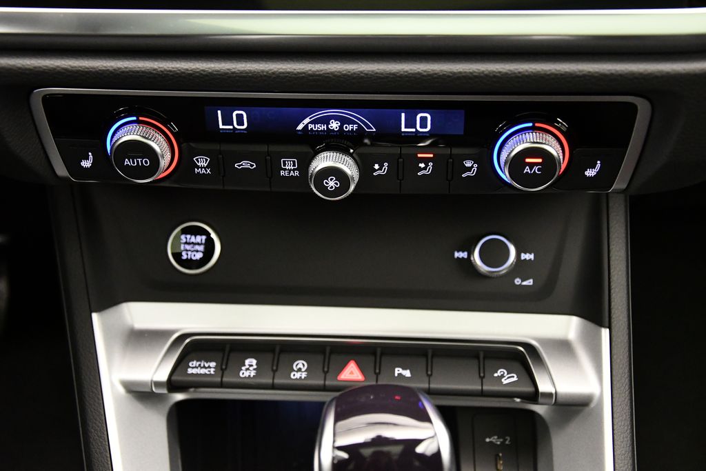 Thumbnail: 2024 Audi Q3 - 29