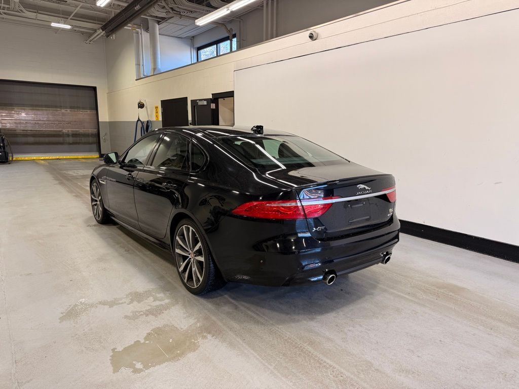 Thumbnail: 2016 Jaguar XF - 3