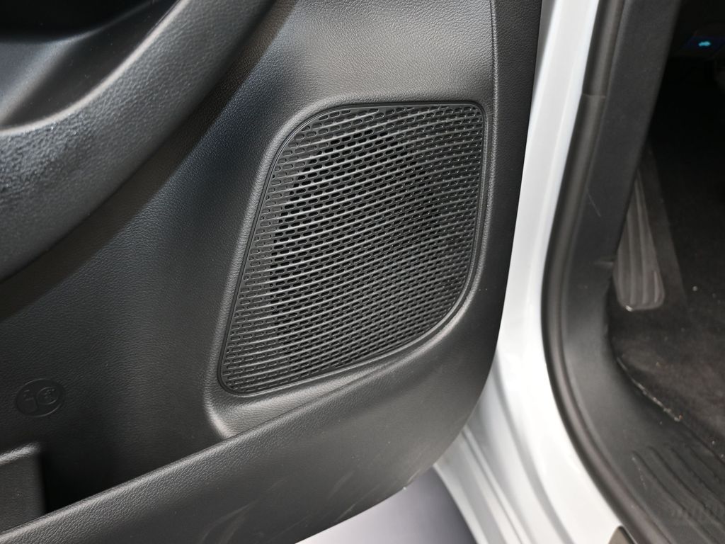 New 2026 Silver Mist Clearcoat Chrysler LX image 13