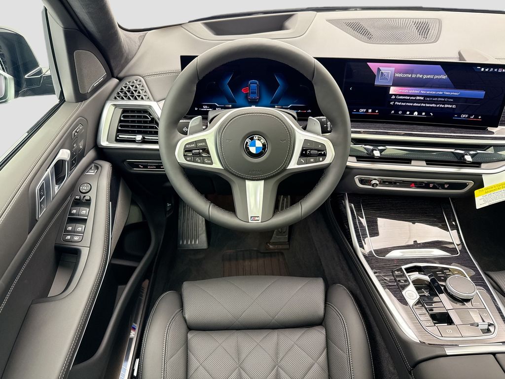 Thumbnail: 2026 BMW X7 - 10