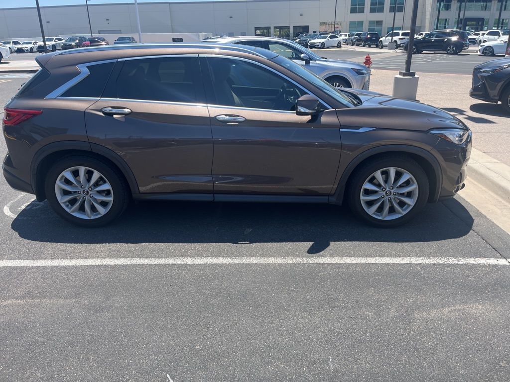 2019 INFINITI QX50 Luxe 4