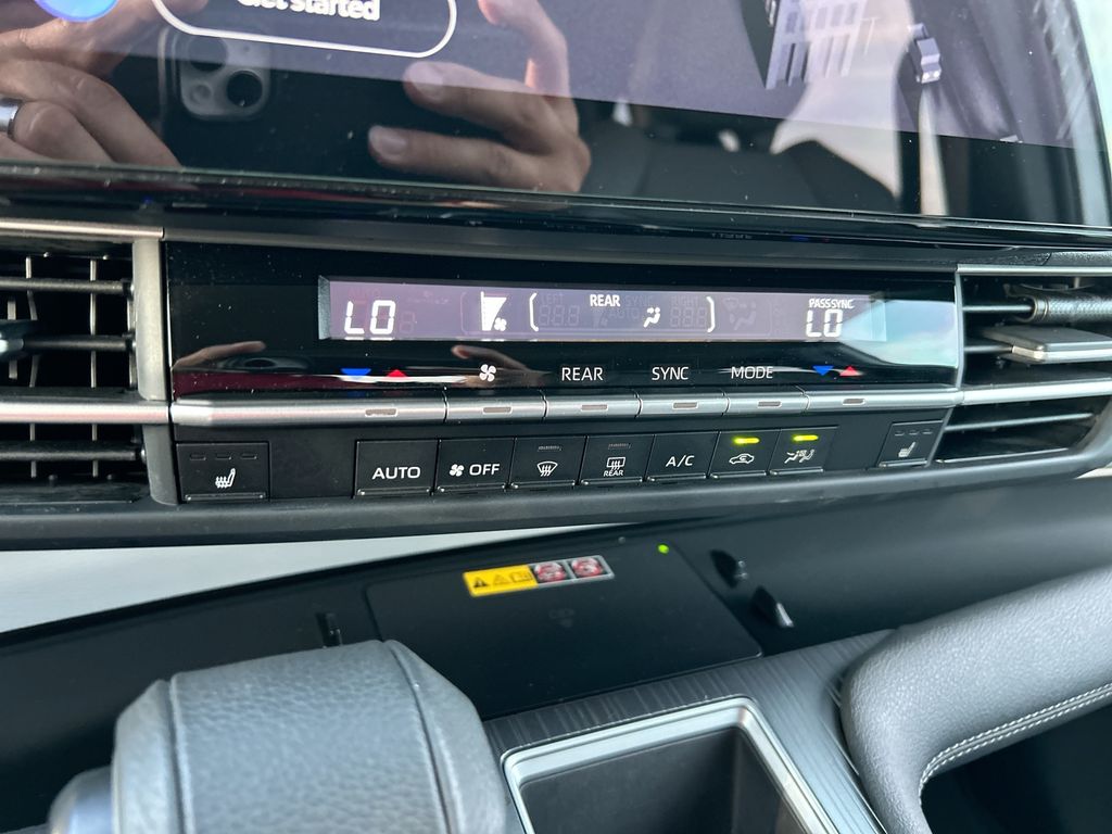 Thumbnail: 2025 Toyota Sienna - 26