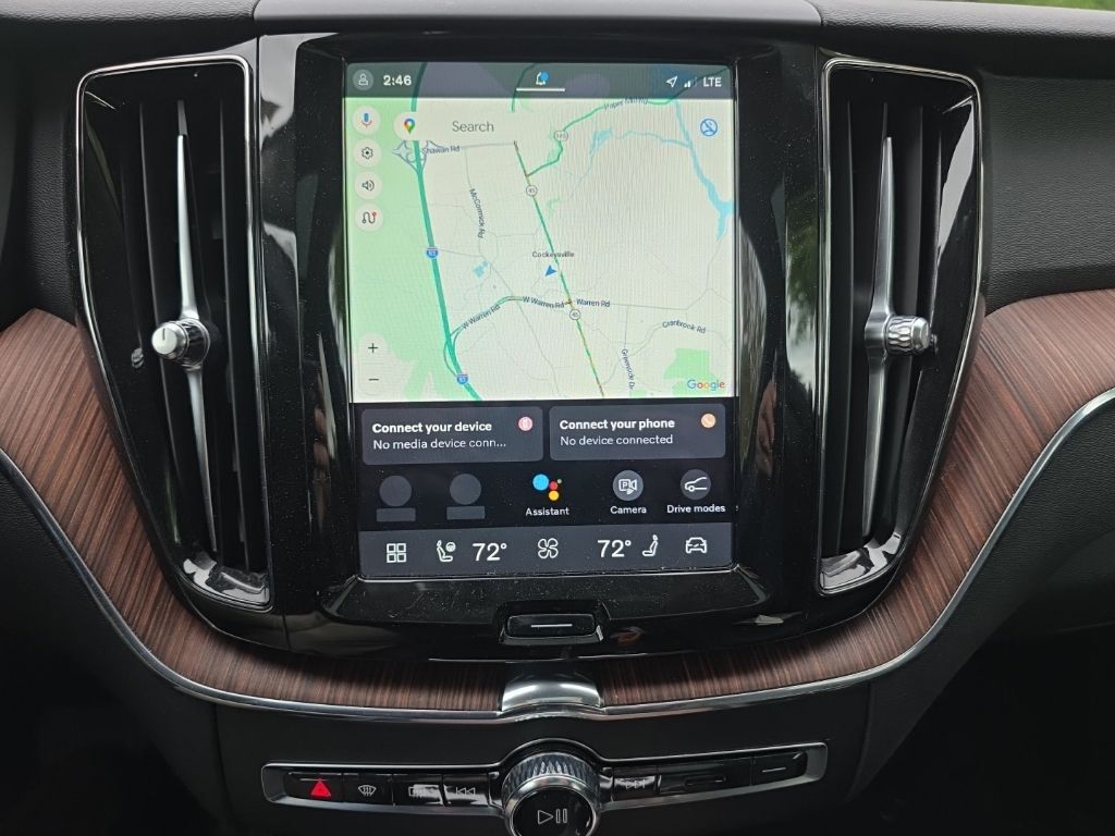 Used 2024 Gray Volvo T8 Plus Dark Theme image 26