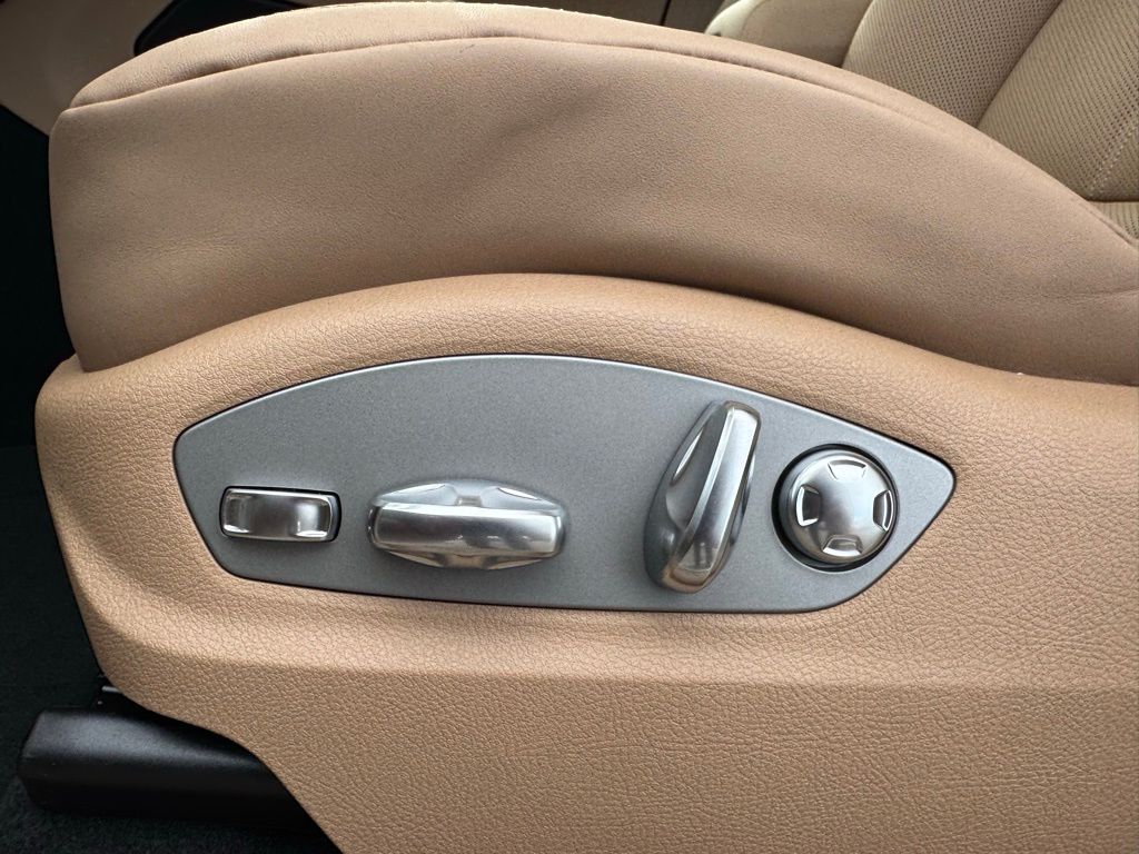 2025 Porsche Macan  29