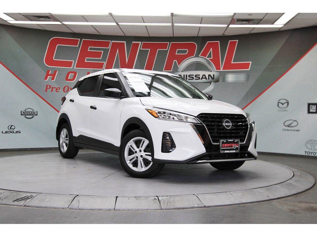2025 Nissan Kicks Play S White at South Houston Nissan