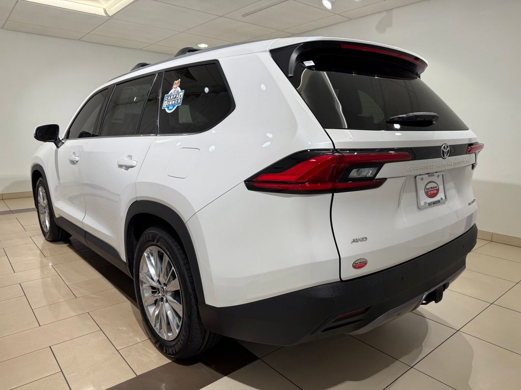 Thumbnail: 2024 Toyota Grand Highlander - 3