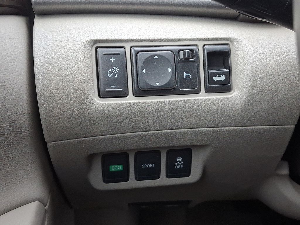 Thumbnail: 2013 Nissan Sentra - 22