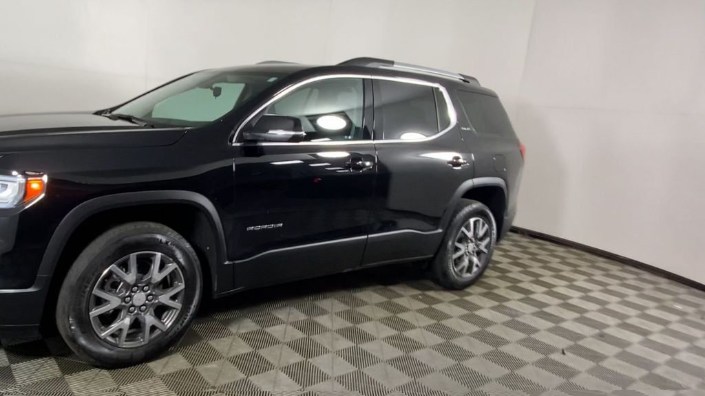 2023 GMC Acadia SLE 4