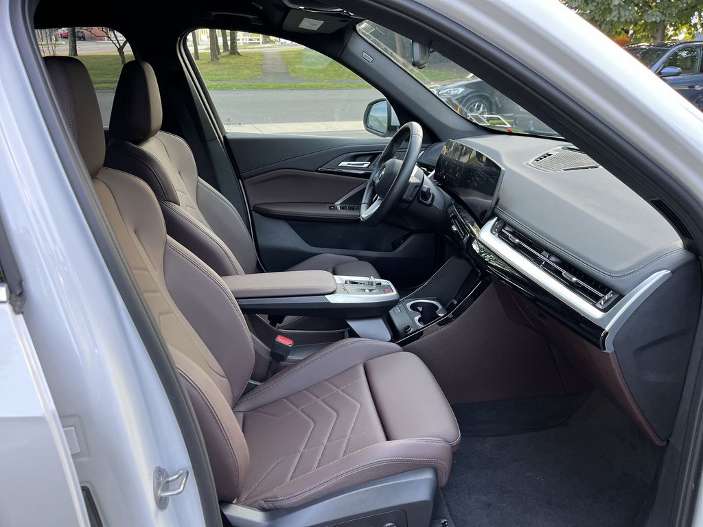 Thumbnail: 2023 BMW X1 - 24