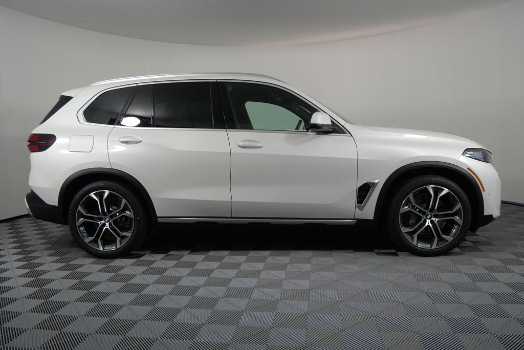 Thumbnail: 2026 BMW X5 - 8