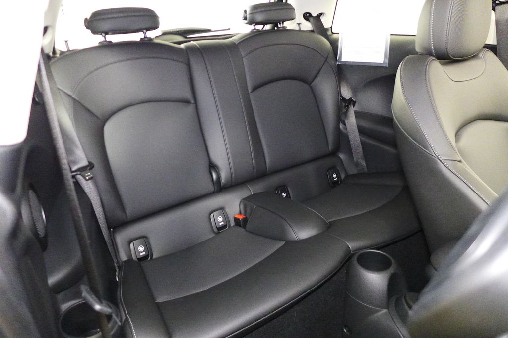 Thumbnail: 2023 MINI Cooper - 21