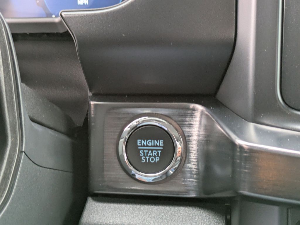 2025 Ford F-250 Black Widow