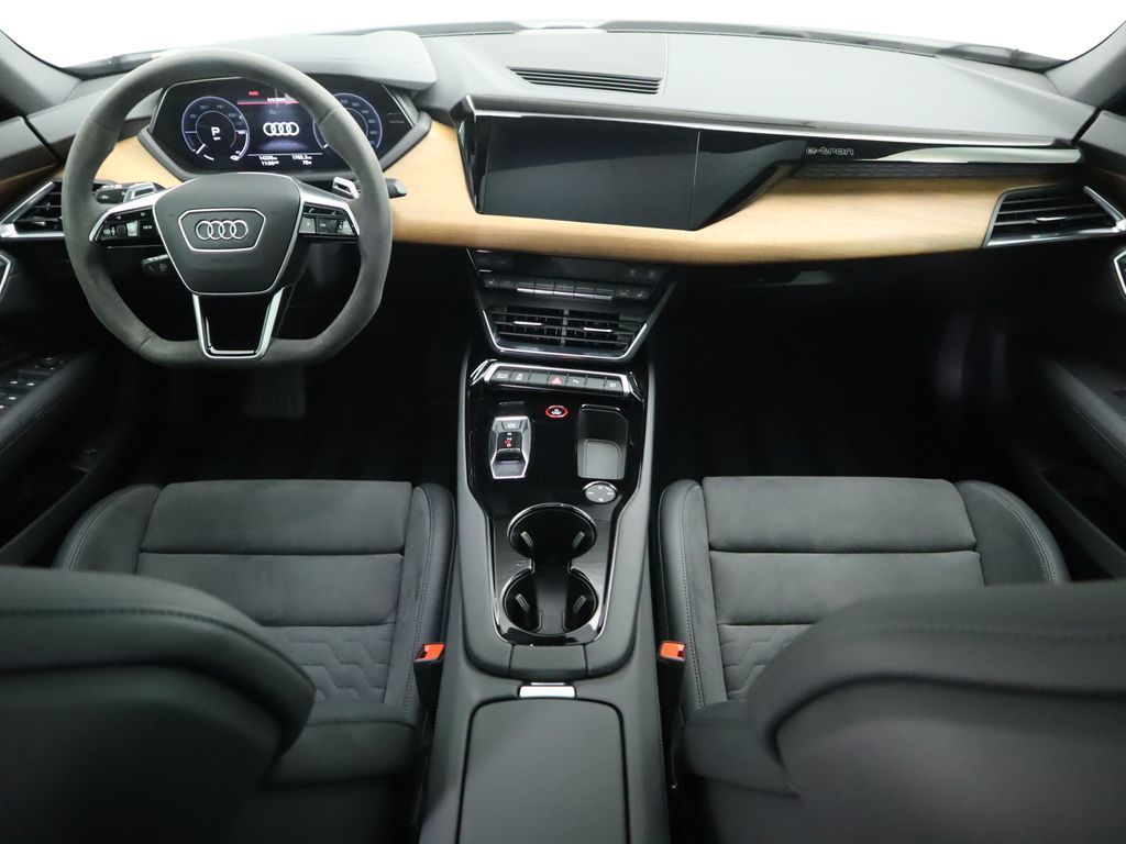 2022 Audi e-tron GT Premium Plus 13