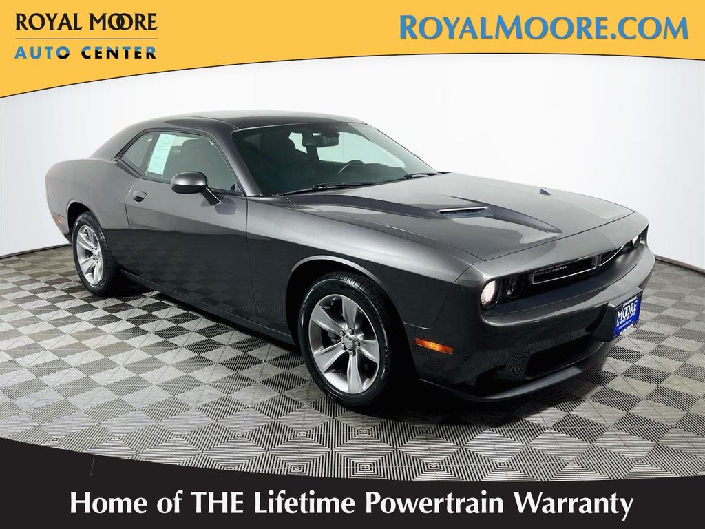 2017 Dodge Challenger Gris (Granite Crystal Metallic Clearcoat) Coupé Tracción trasera 8 velocidades Automática