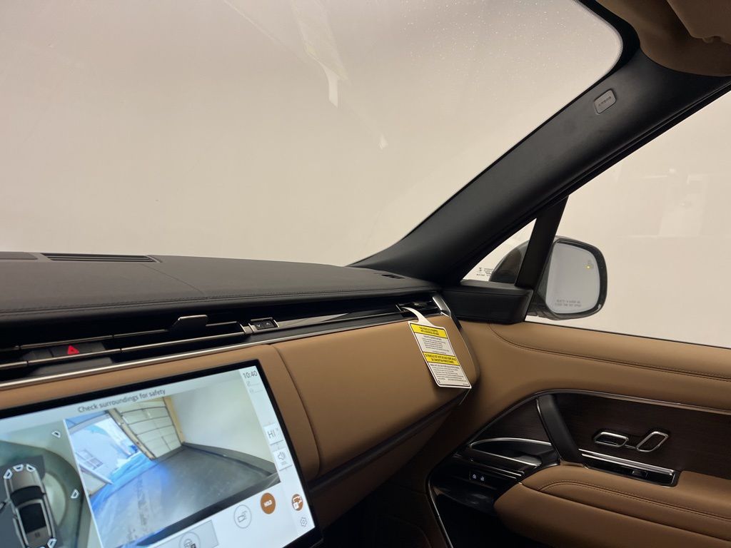 Thumbnail: 2026 Land Rover Range Rover - 21