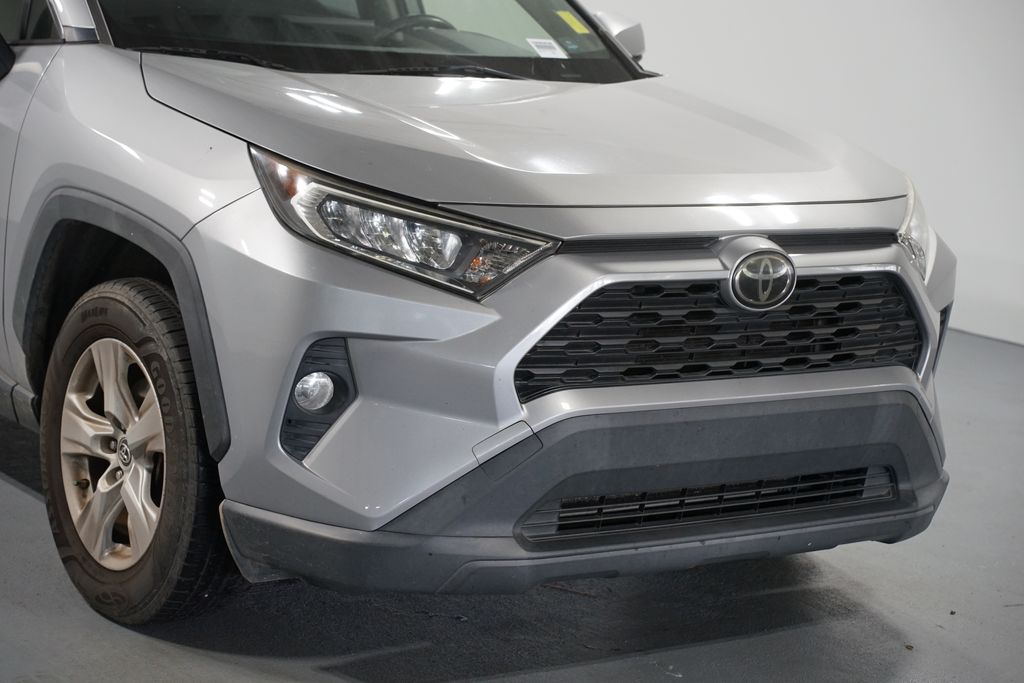 Thumbnail: 2019 Toyota RAV4 - 4