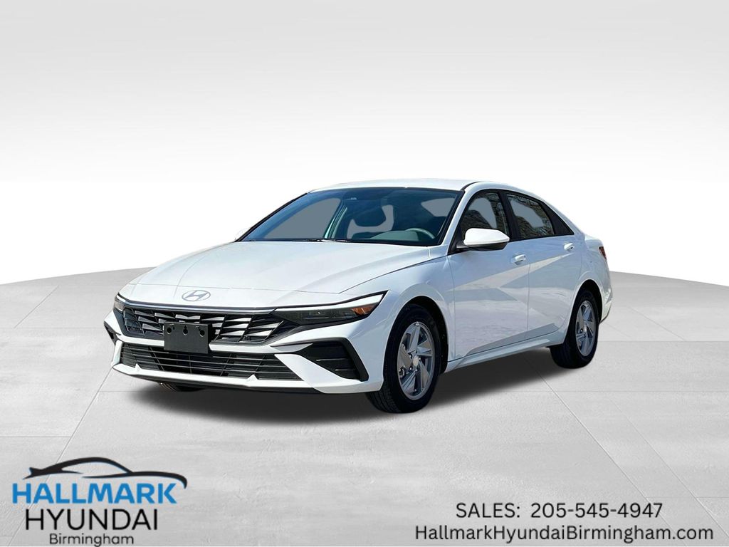2025 Hyundai Elantra SE