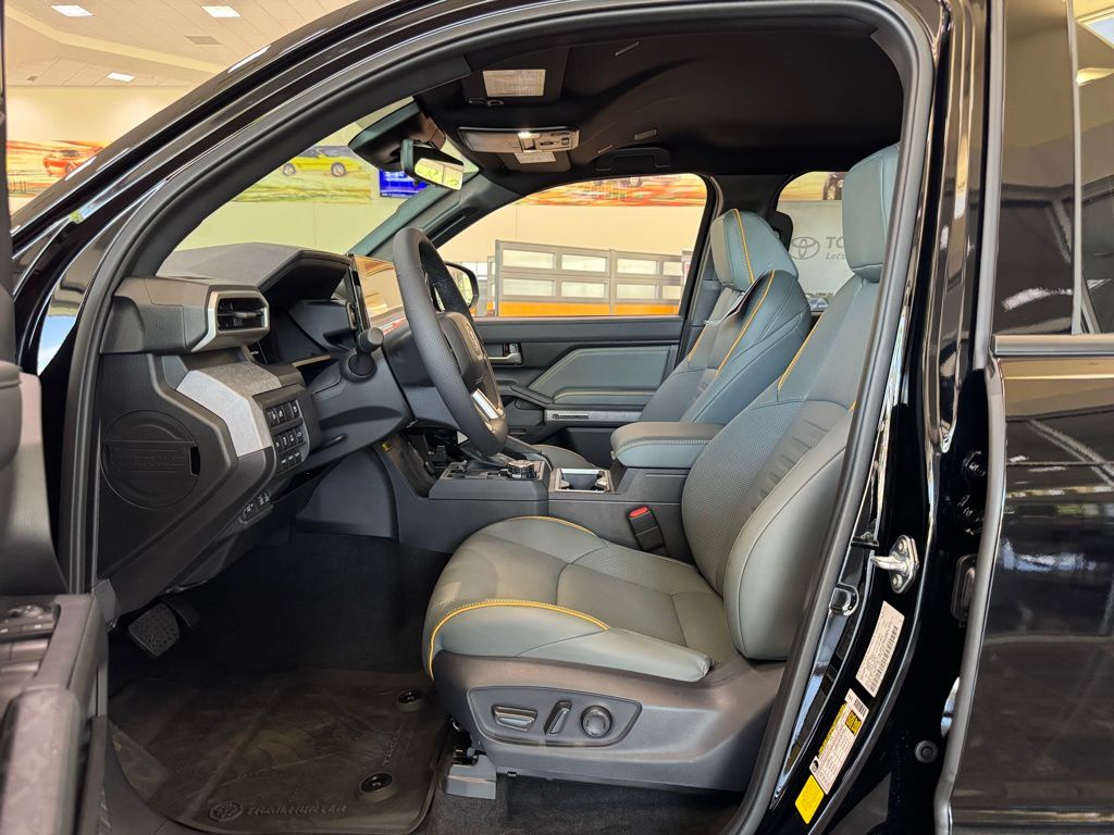 2025 Toyota Tacoma Trailhunter Double Cab photo 14