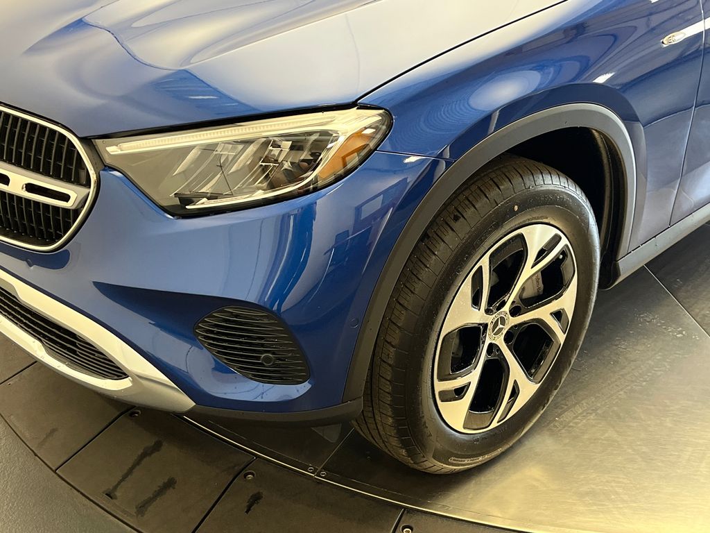 2025 Mercedes-Benz GLC 350 9