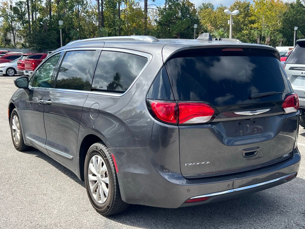 2019 Chrysler Pacifica Touring L 4