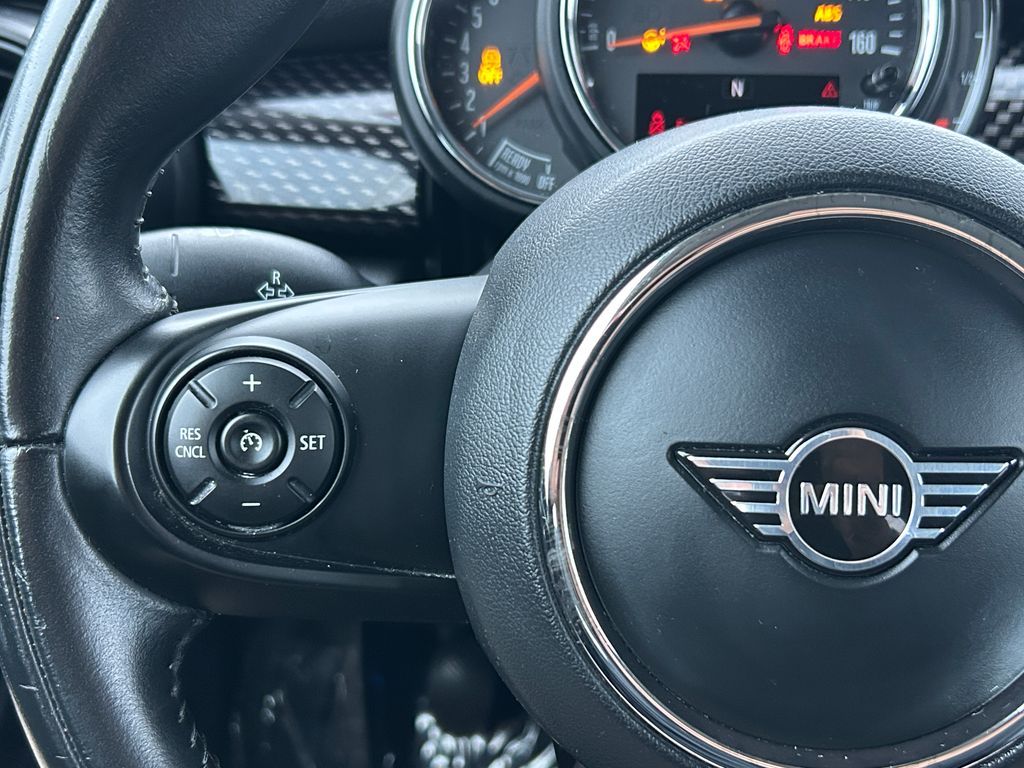 Thumbnail: 2019 MINI Cooper - 18