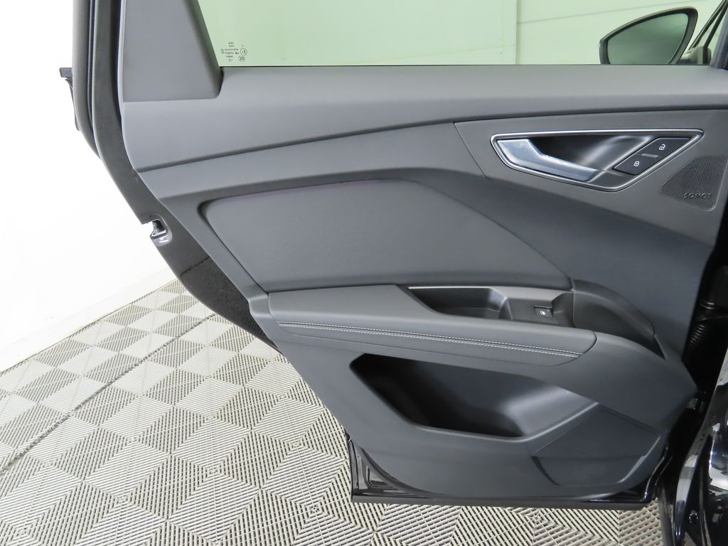 2025 Audi Q4 e-tron  26