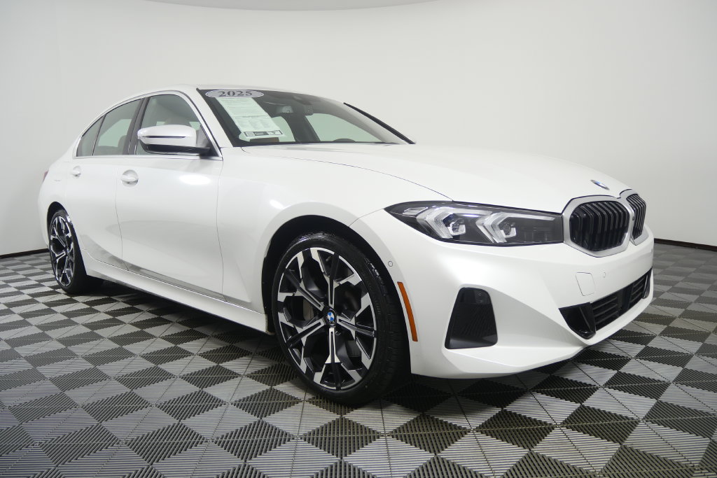 Thumbnail: 2025 BMW 3 Series - 3
