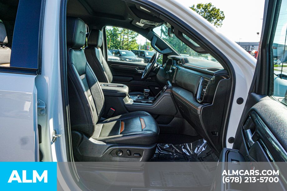 Used 2022 White GMC AT4 image 23