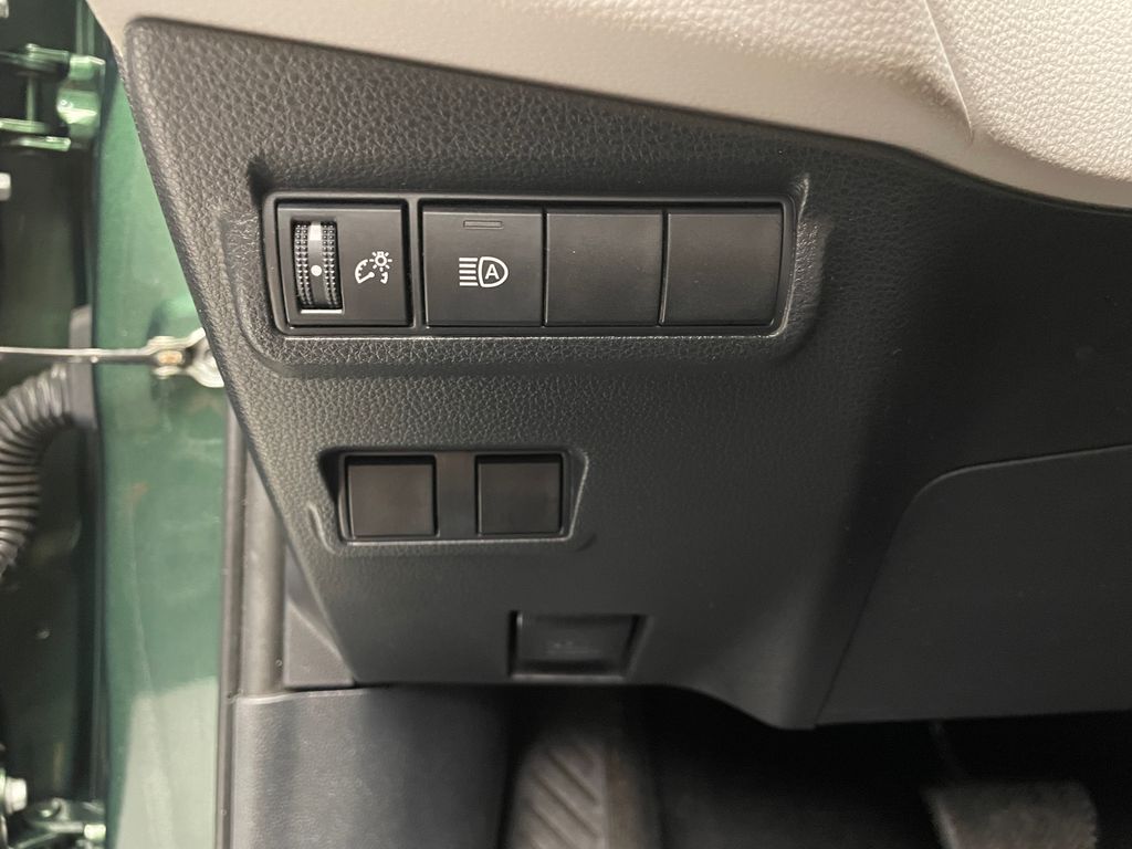 2022 Toyota Corolla Cross LE 19