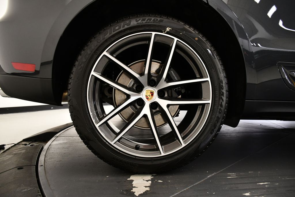 Thumbnail: 2025 Porsche Macan - 18