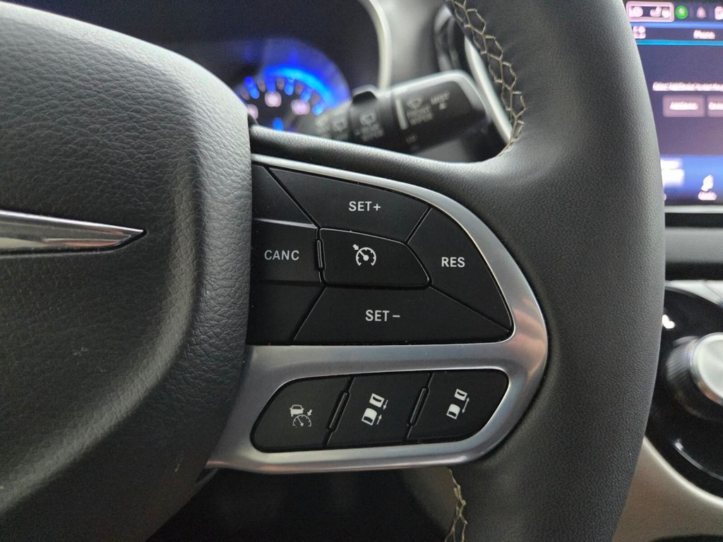 Used 2024 Chrysler Pacifica Van