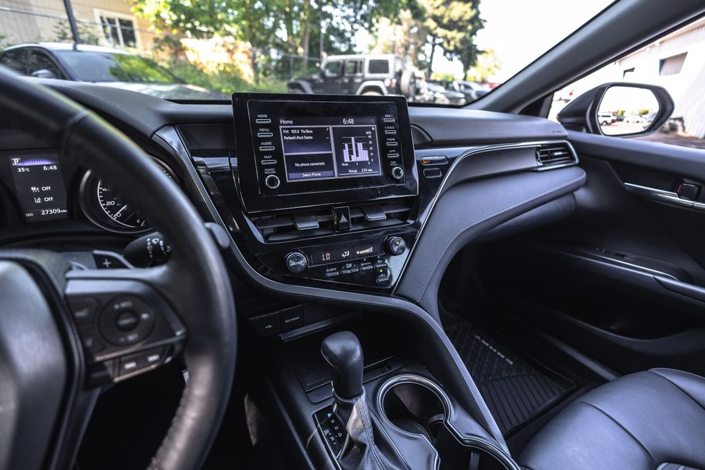 2024 Toyota Camry SE Nightshade thumbnail 16