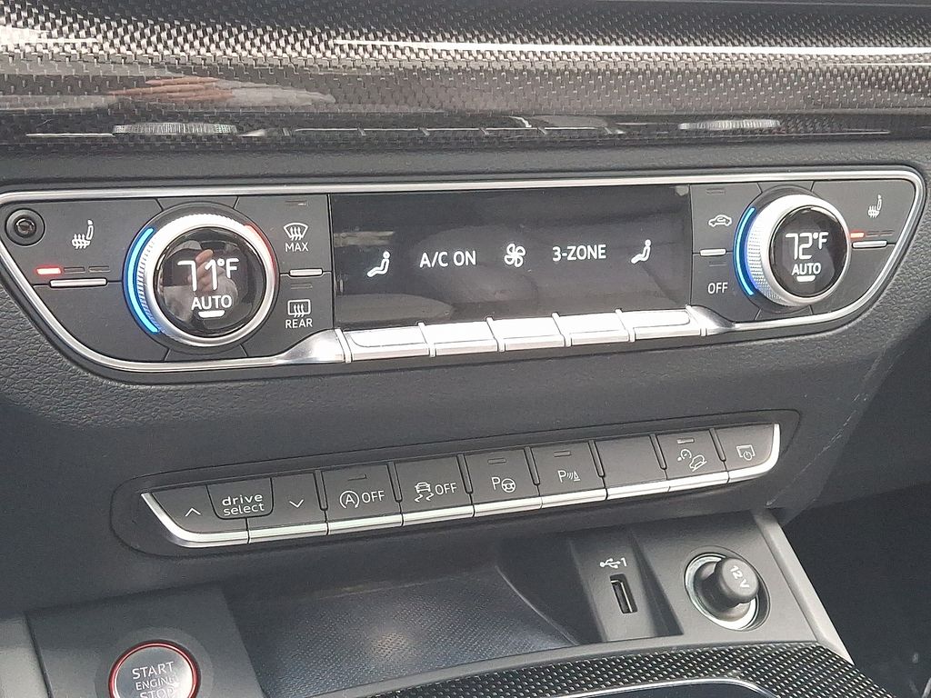 Thumbnail: 2023 Audi SQ5 - 16