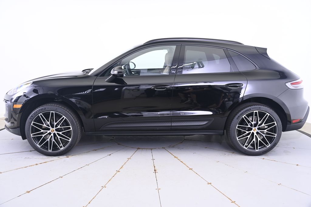 Thumbnail: 2025 Porsche Macan - 2