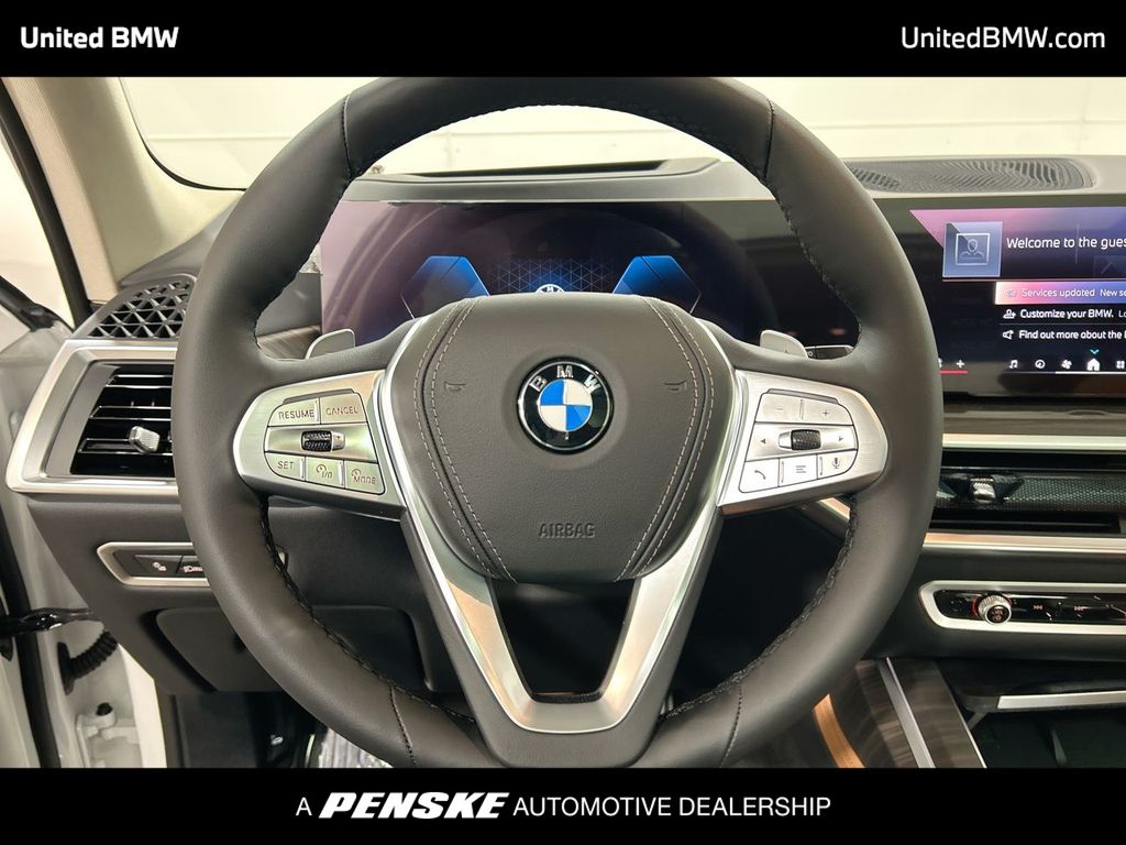 Thumbnail: 2026 BMW X7 - 14